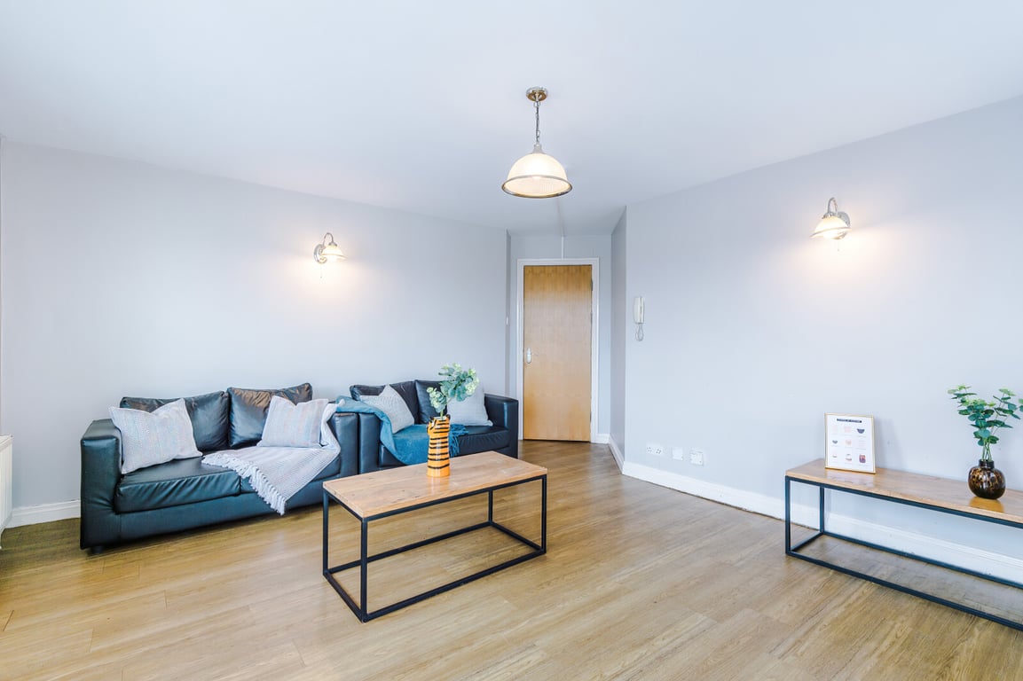 Flat 13, Lowry House