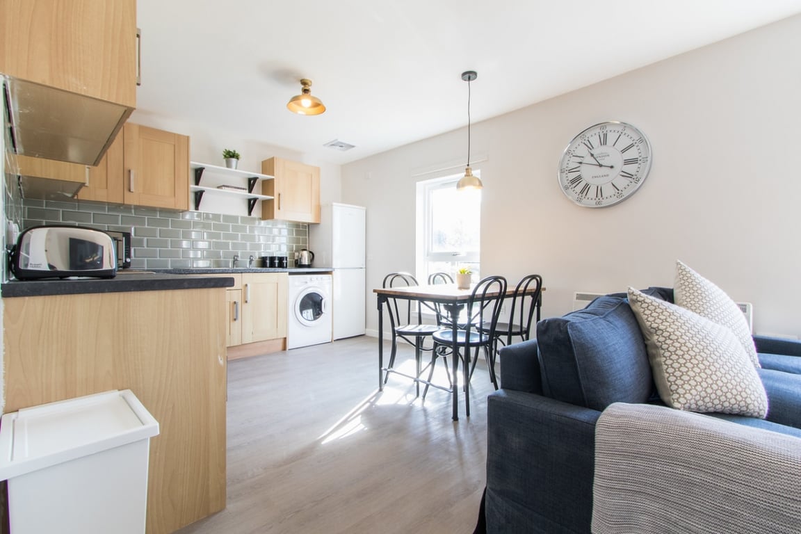 Flat 2, 7 Morrison Circus