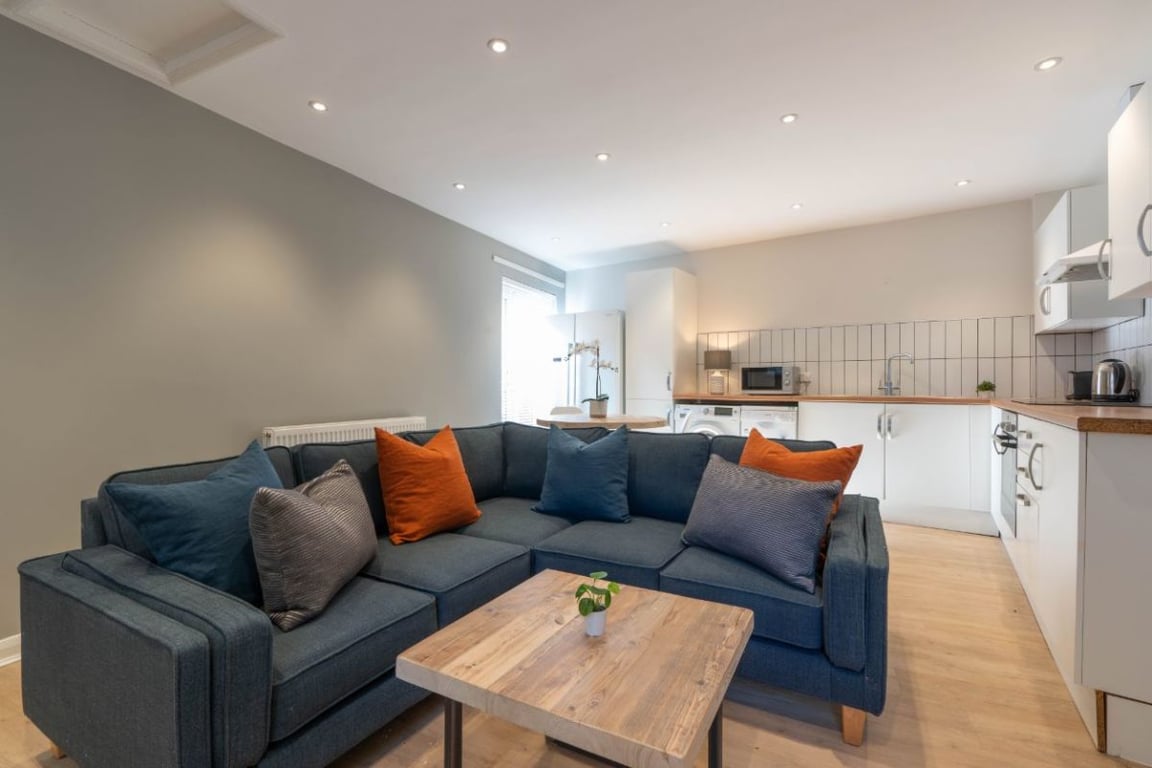 Flat C, 113 Portland Road