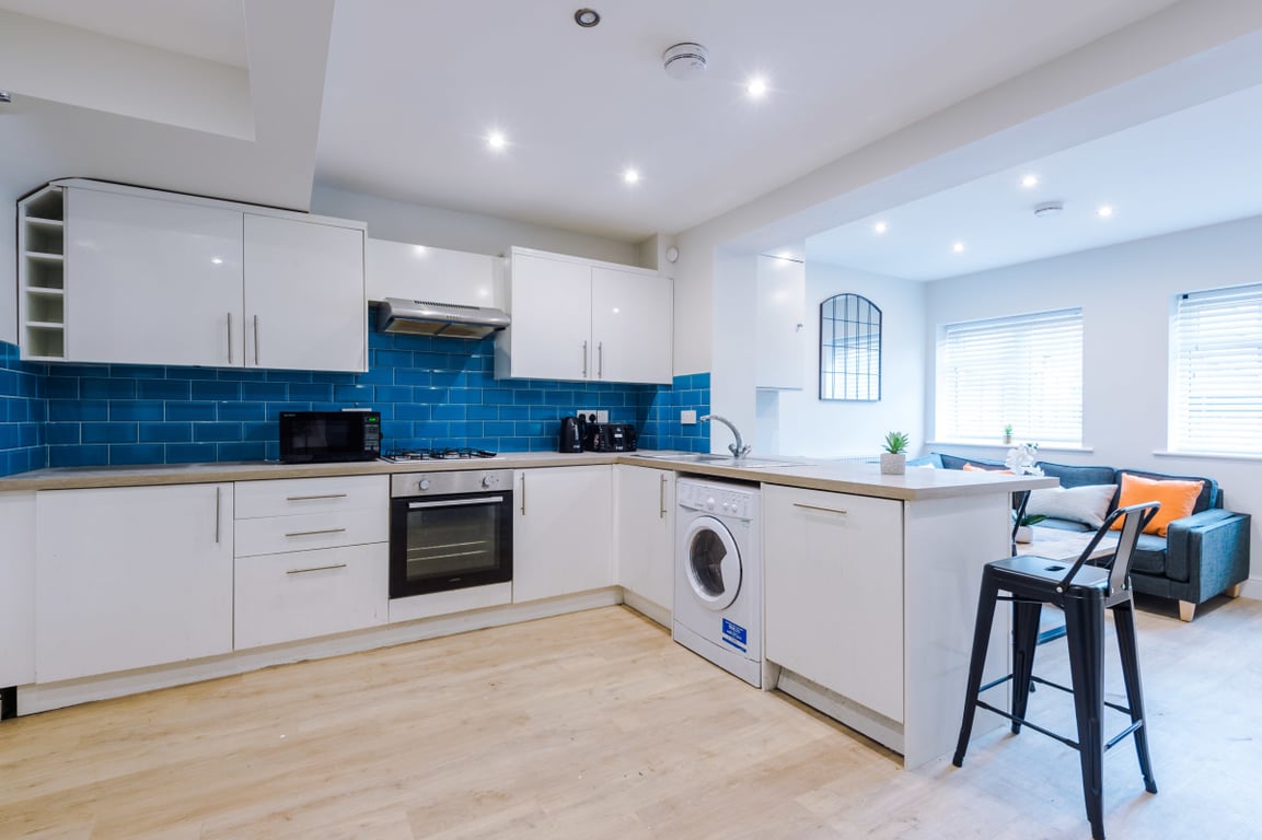 10 Holcombe Road