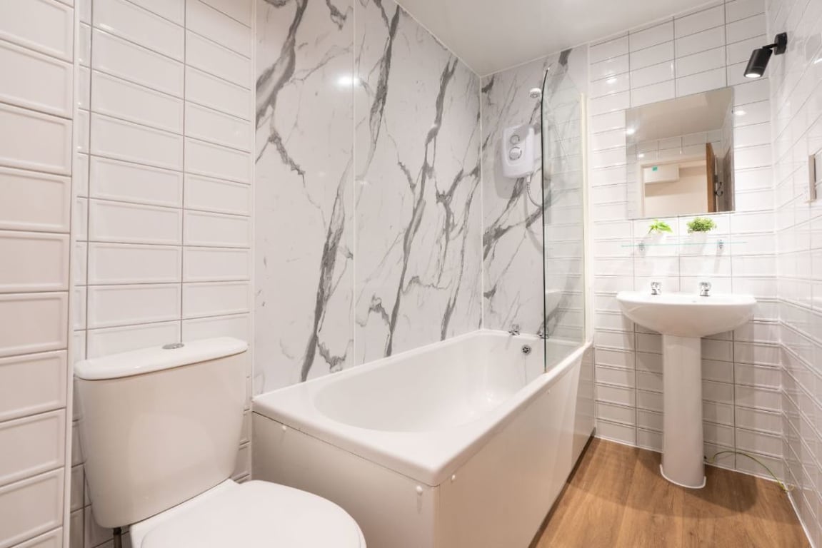 Flat 3 Linden Flat, Jesmond Road Newcastle 5 Bedroom Student Flat