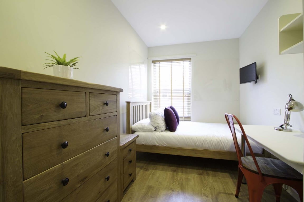 13 Hessle Terrace