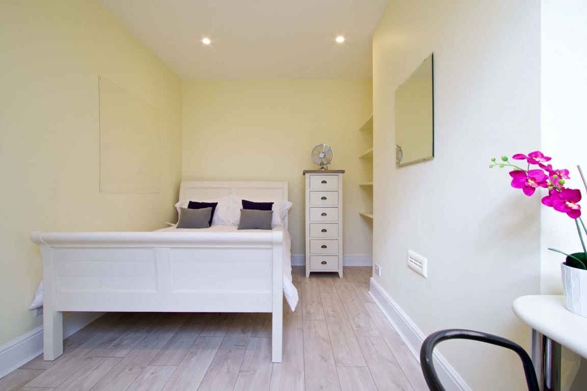 7 Newstead Grove