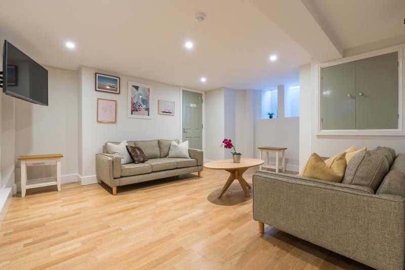 78 Britannia Road North