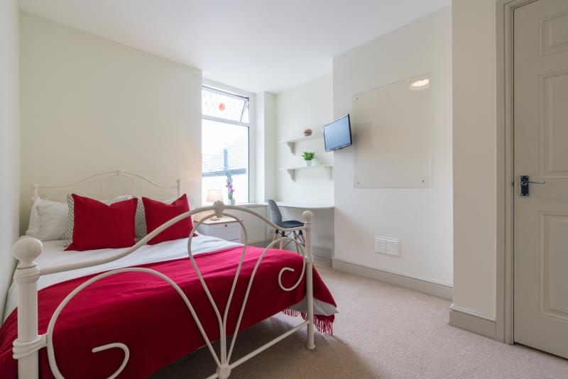 140 Mackintosh Place