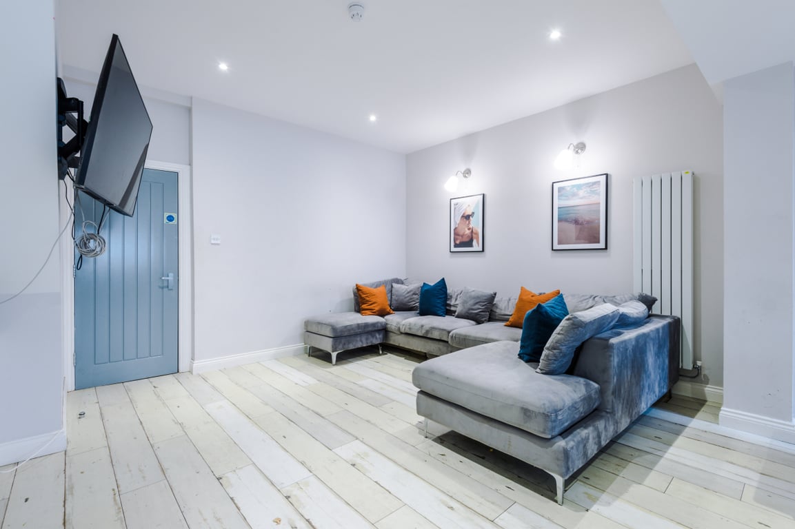 66 Woodcroft Road