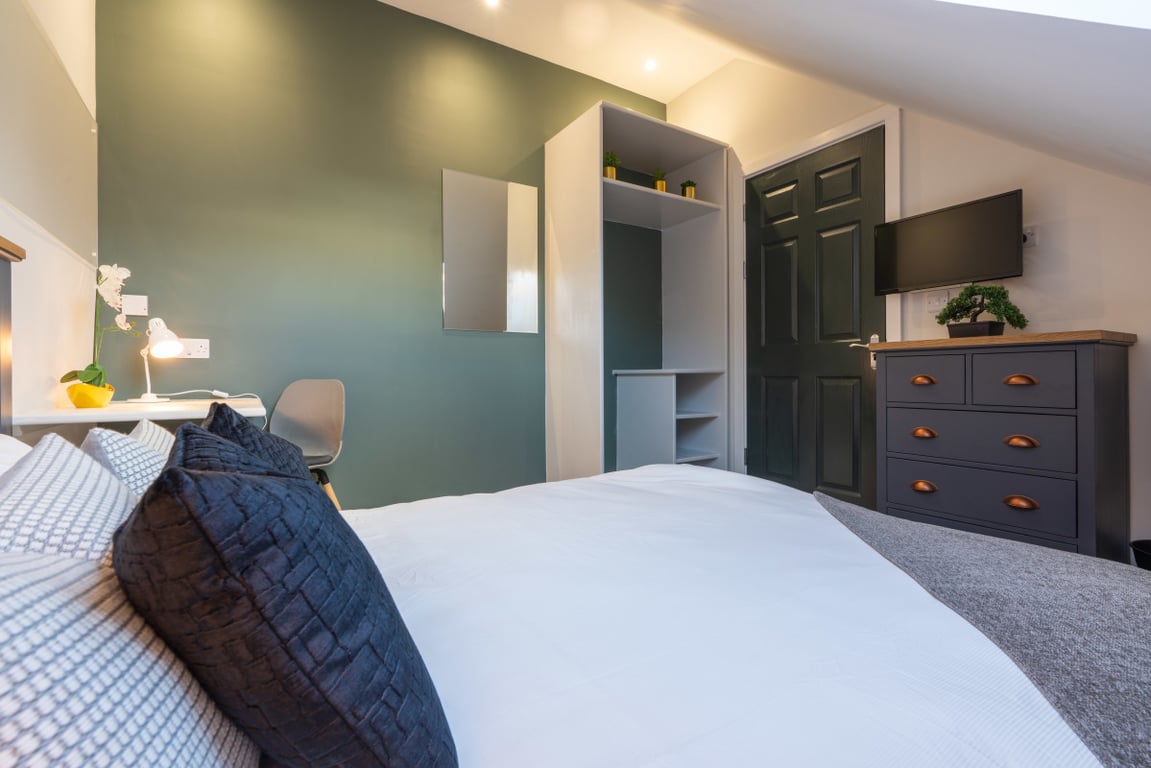 Flat 1, 125 Walter Road