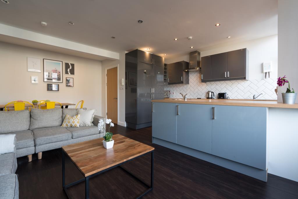 Flat 3, 28 Glynrhondda Street