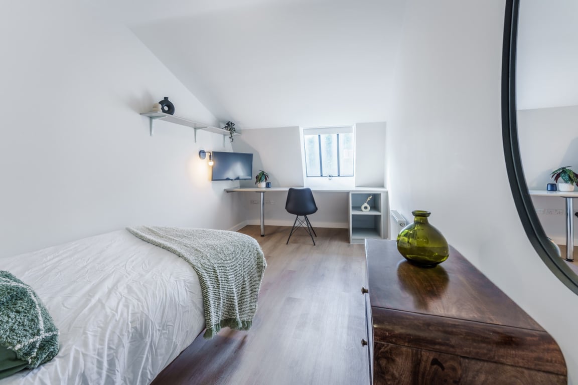 Flat 12, Isca Lofts