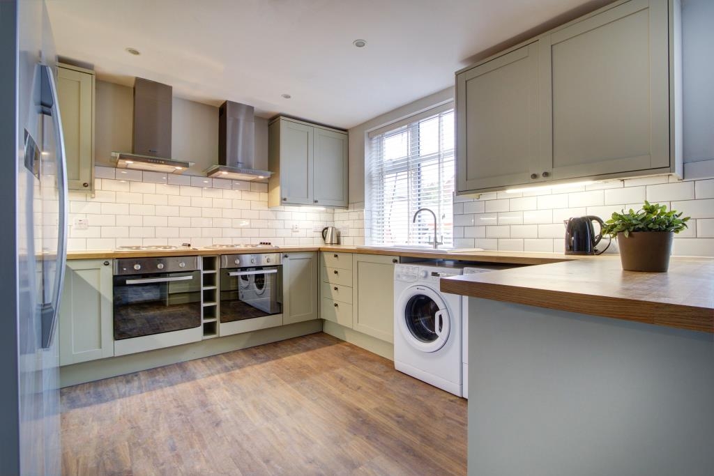 Flat E, Park View