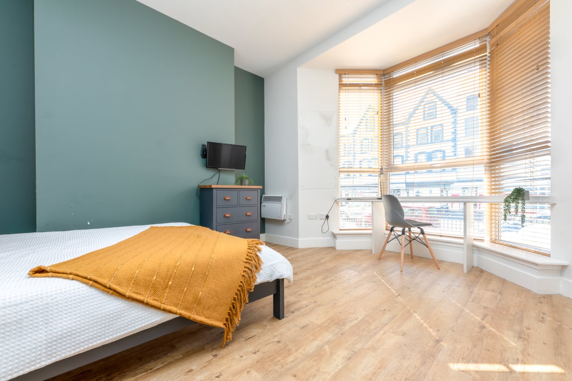 Flat 1, 122 Walter Road