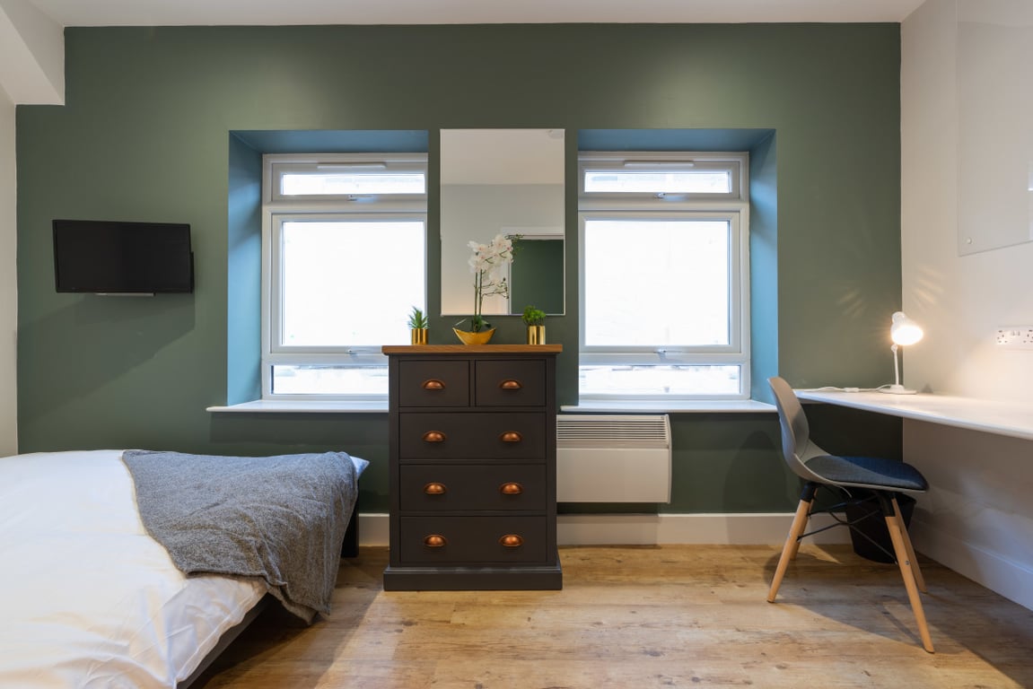 Flat 1, 123 Walter Road