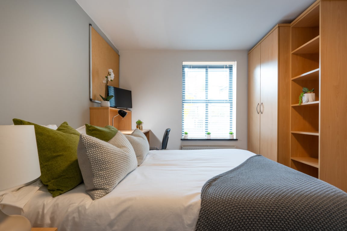 Flat 7, Hope Court