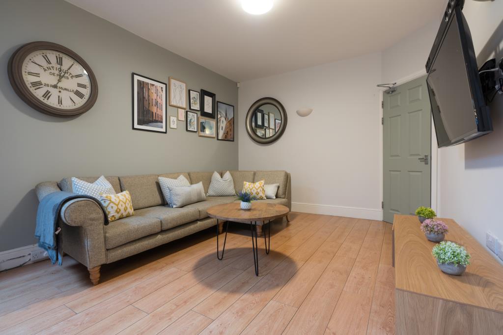 63 Rothesay Avenue
