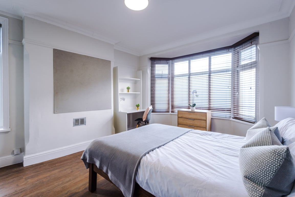 33 Elmsthorpe Avenue