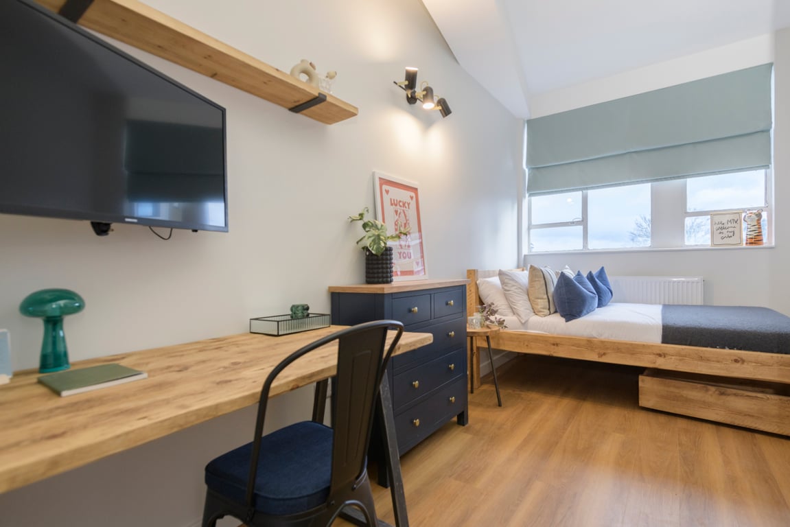 Flat 10, TW1X