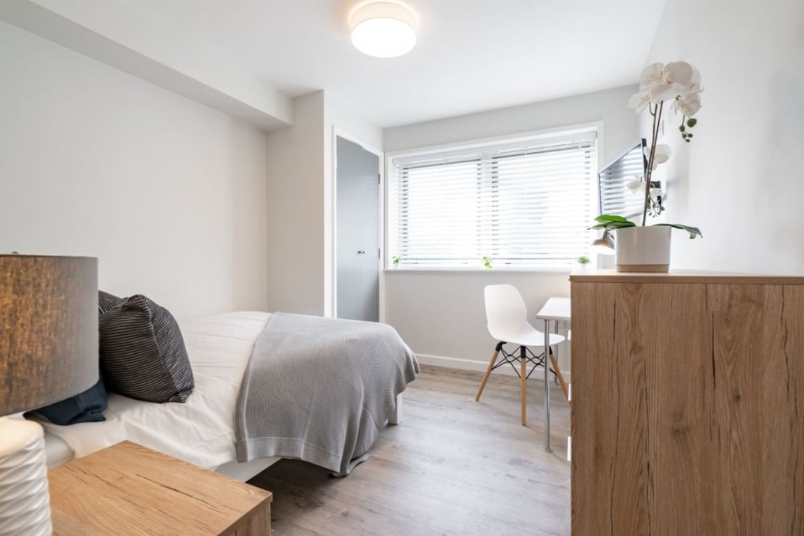 Flat 7 The Square, 1 Falconar Street