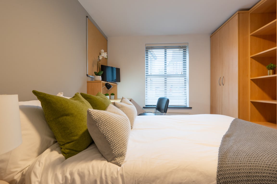 Flat 8, Hope Court