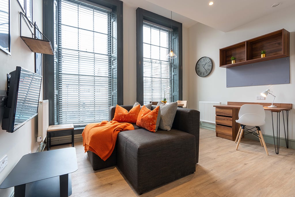 Flat 5, 76 Mount Pleasant