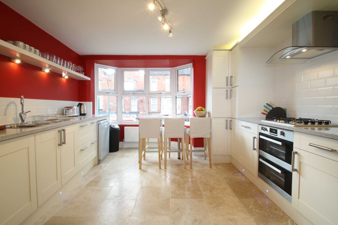 62 Lenton Boulevard
