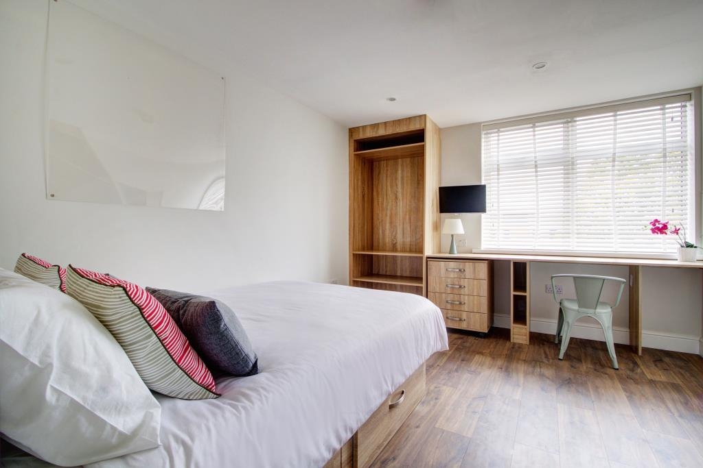 Flat J, Park View