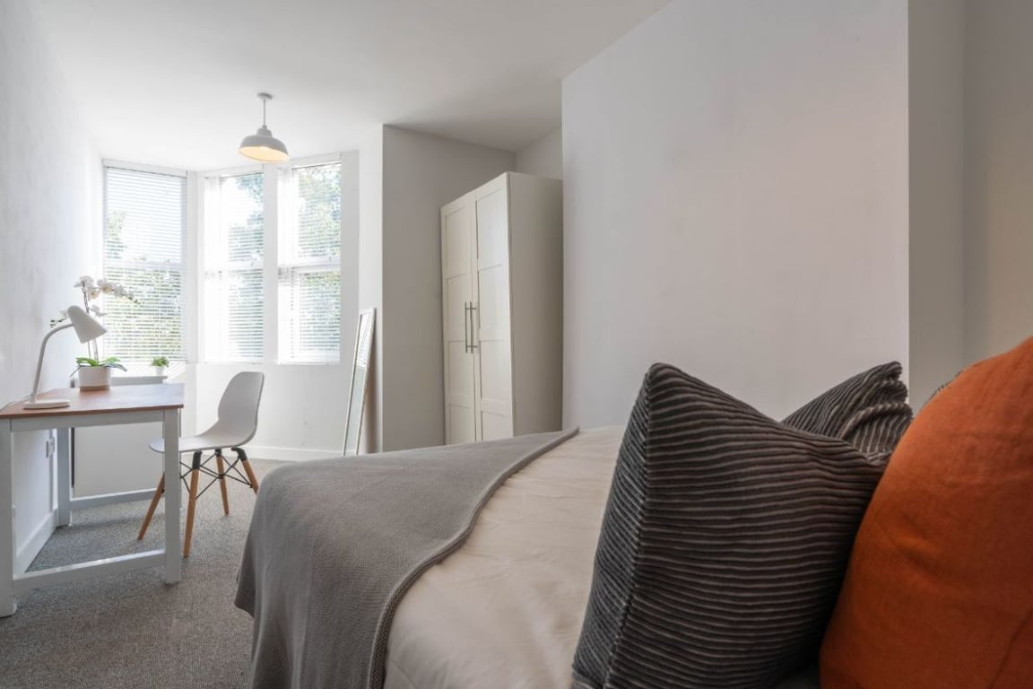 Flat D, 113 Portland Road