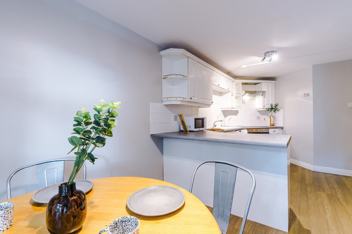 Flat 4, Newton House