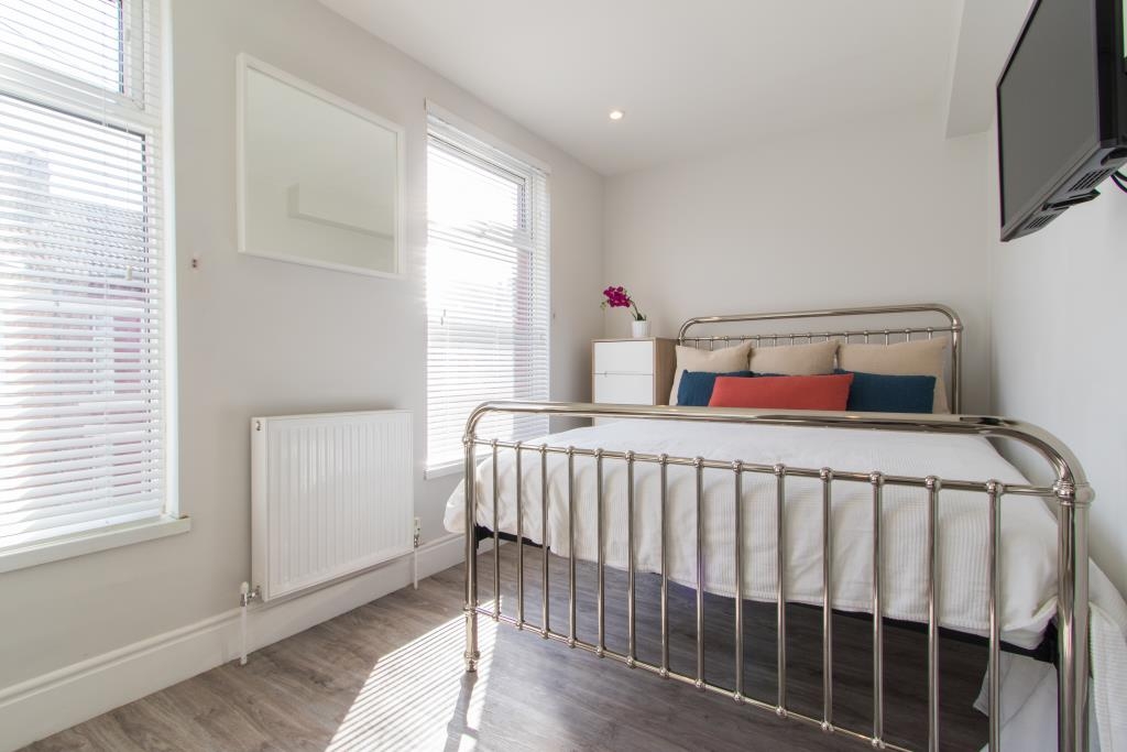 67 Thornycroft Road
