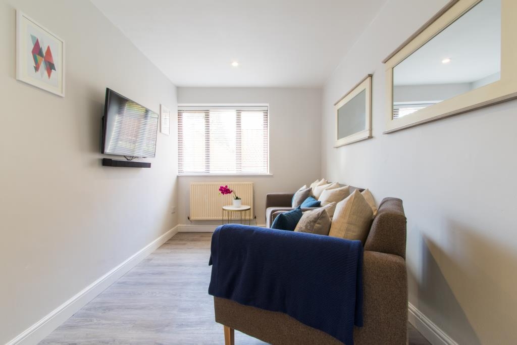 Flat 5, Victoria Court Mews
