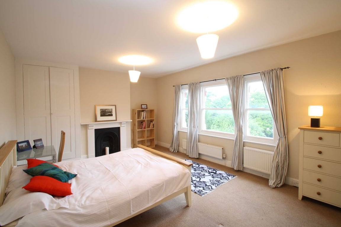 28 Powderham Crescent
