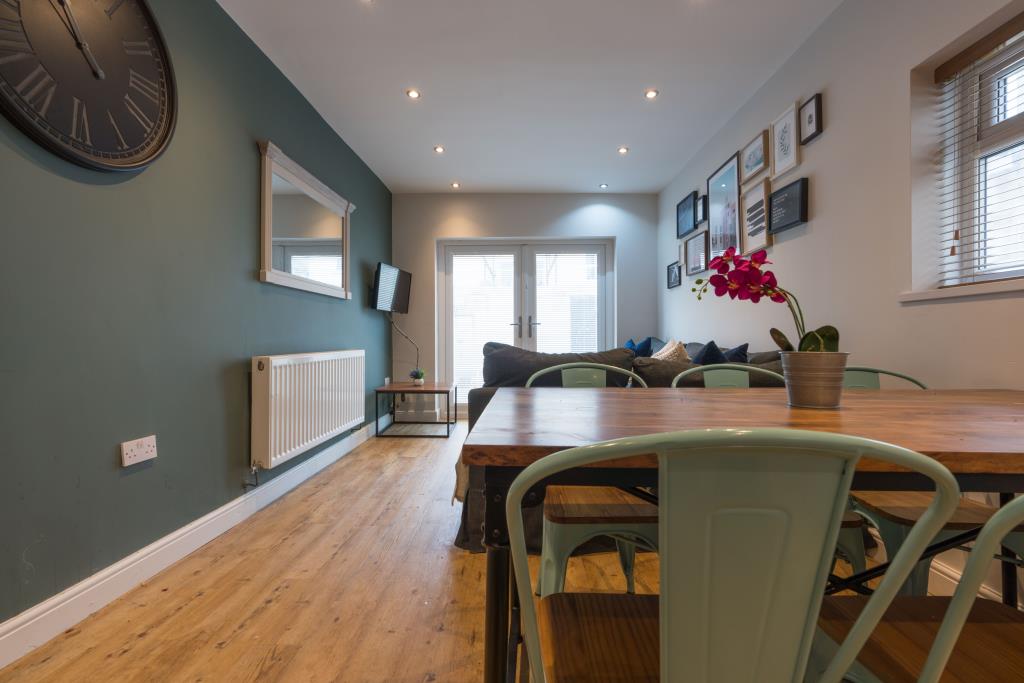 9 Llantwit Street