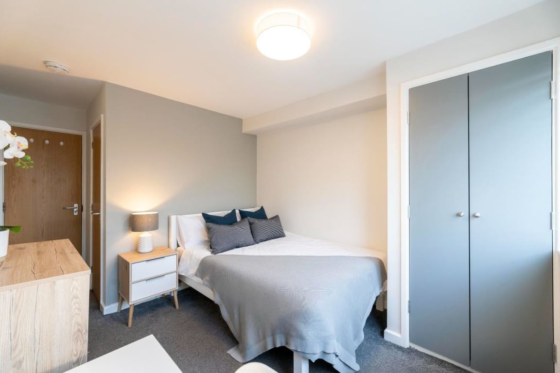Flat 3 The Square, 1 Falconar Street