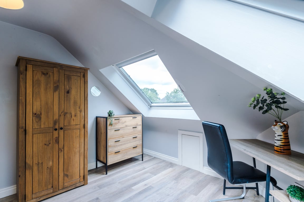 Flat 5, Newton House