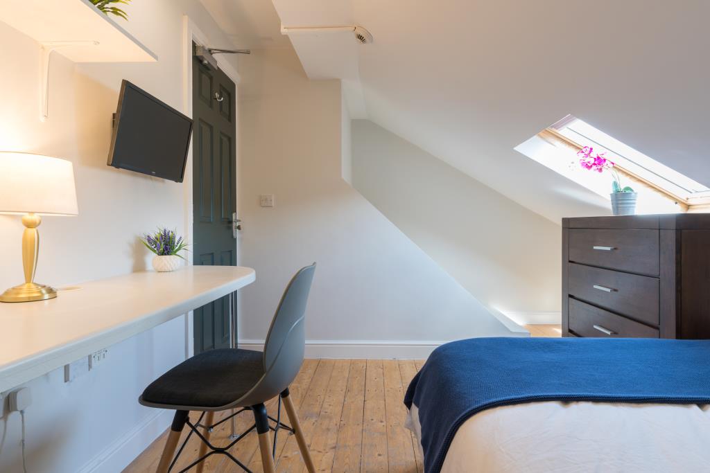 11 Balfour Road