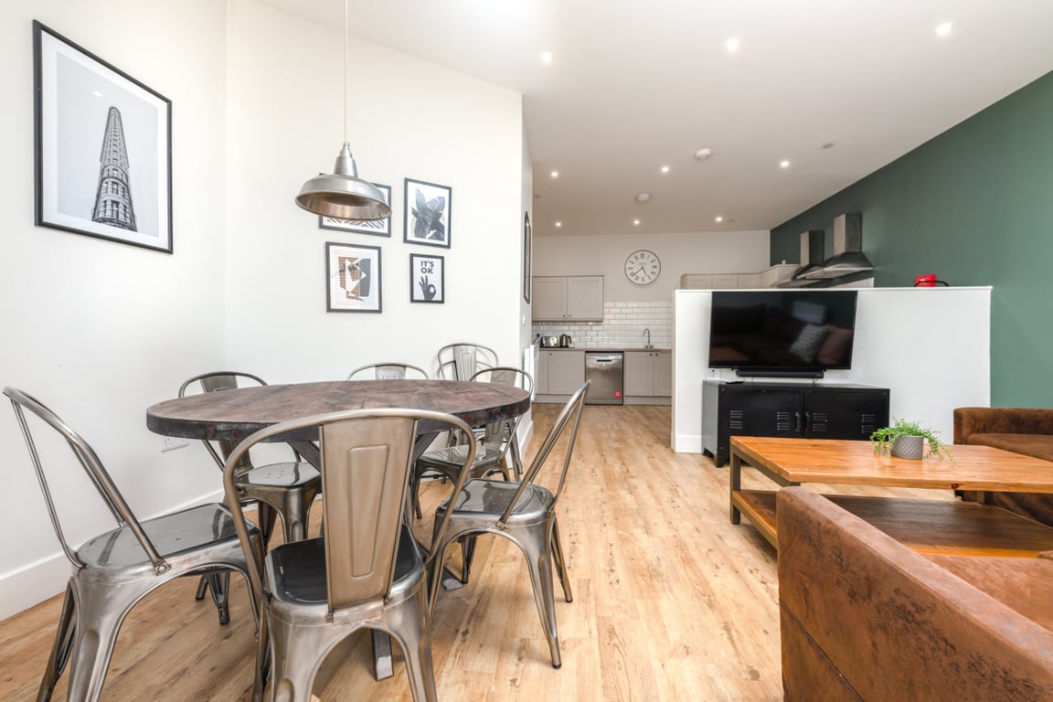 Flat 1, 122 Walter Road
