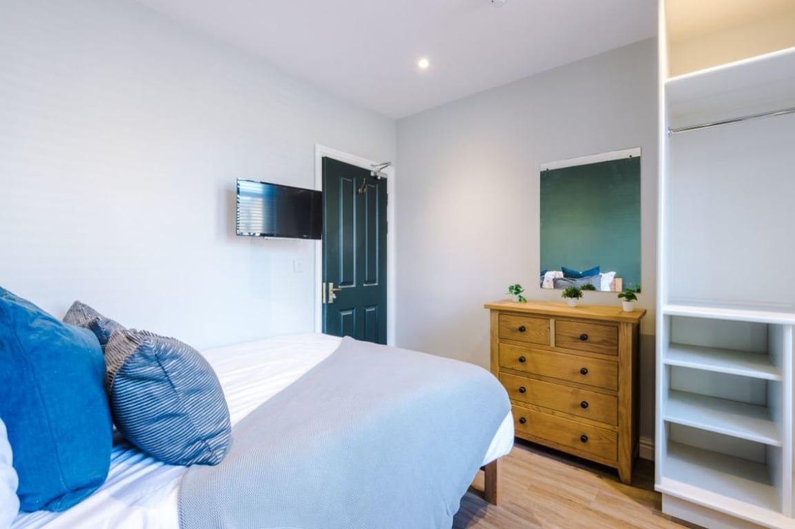2 Balmoral Road