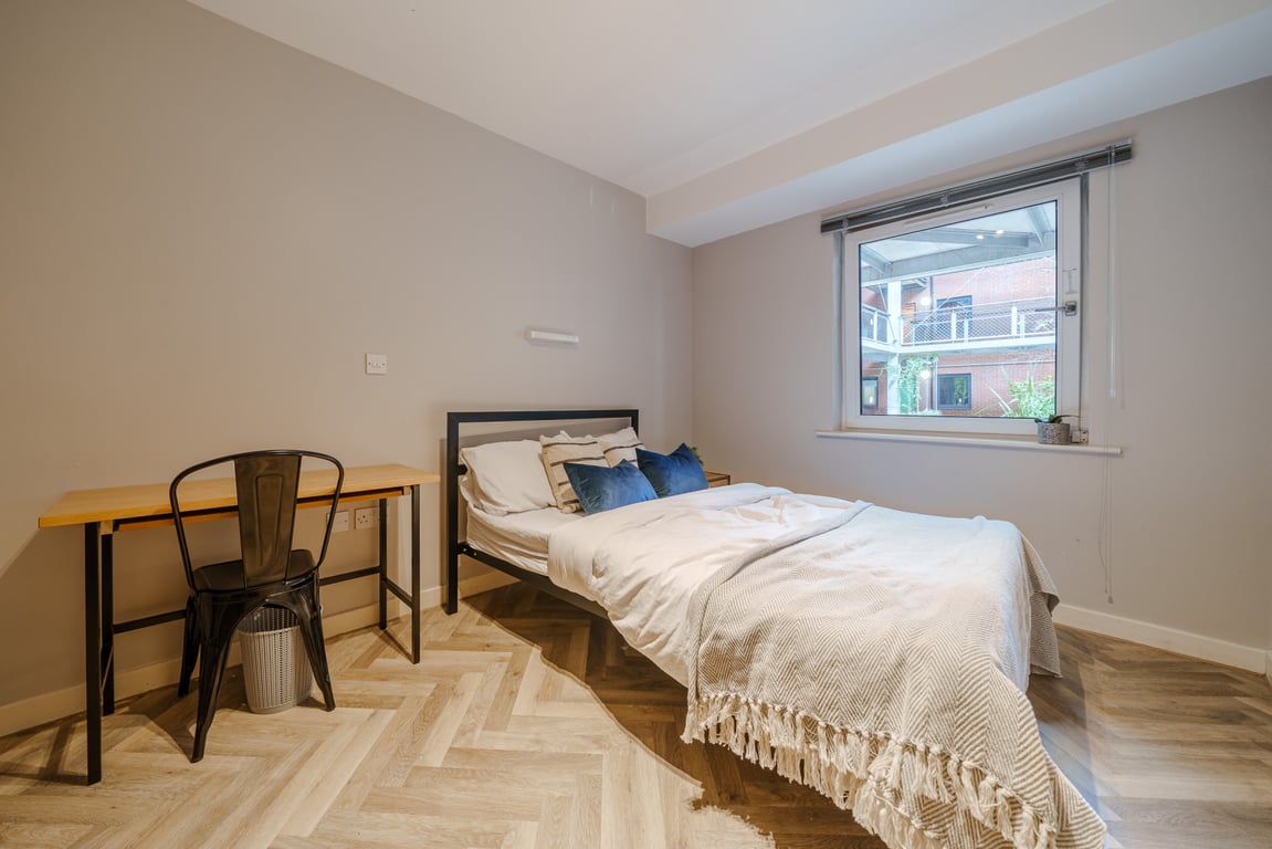 Flat 9, Mayfair Court