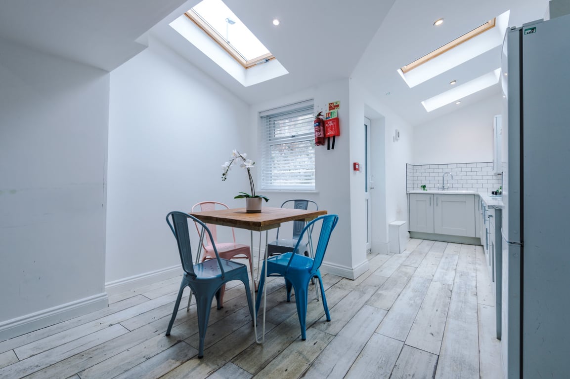27 Gladstone Terrace