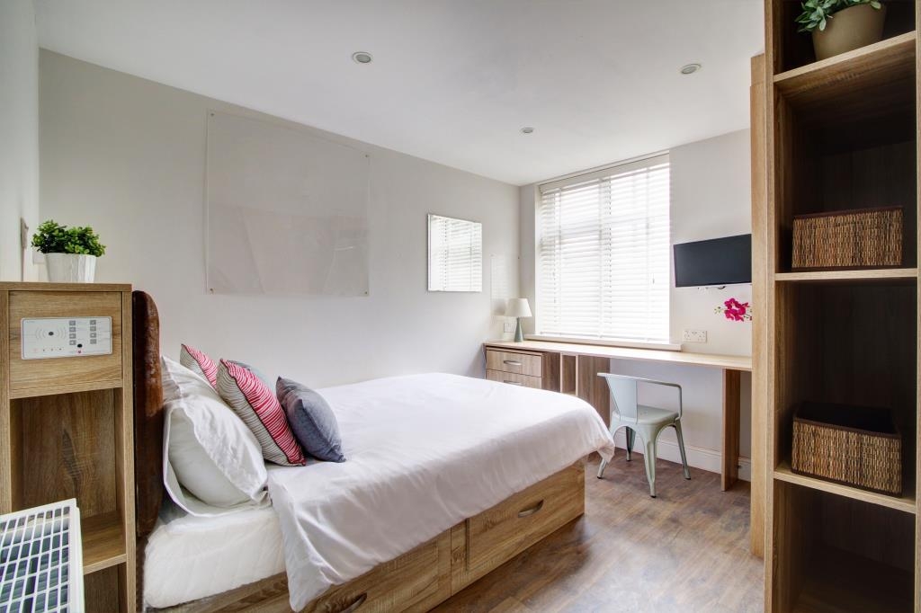 Flat G, Park View