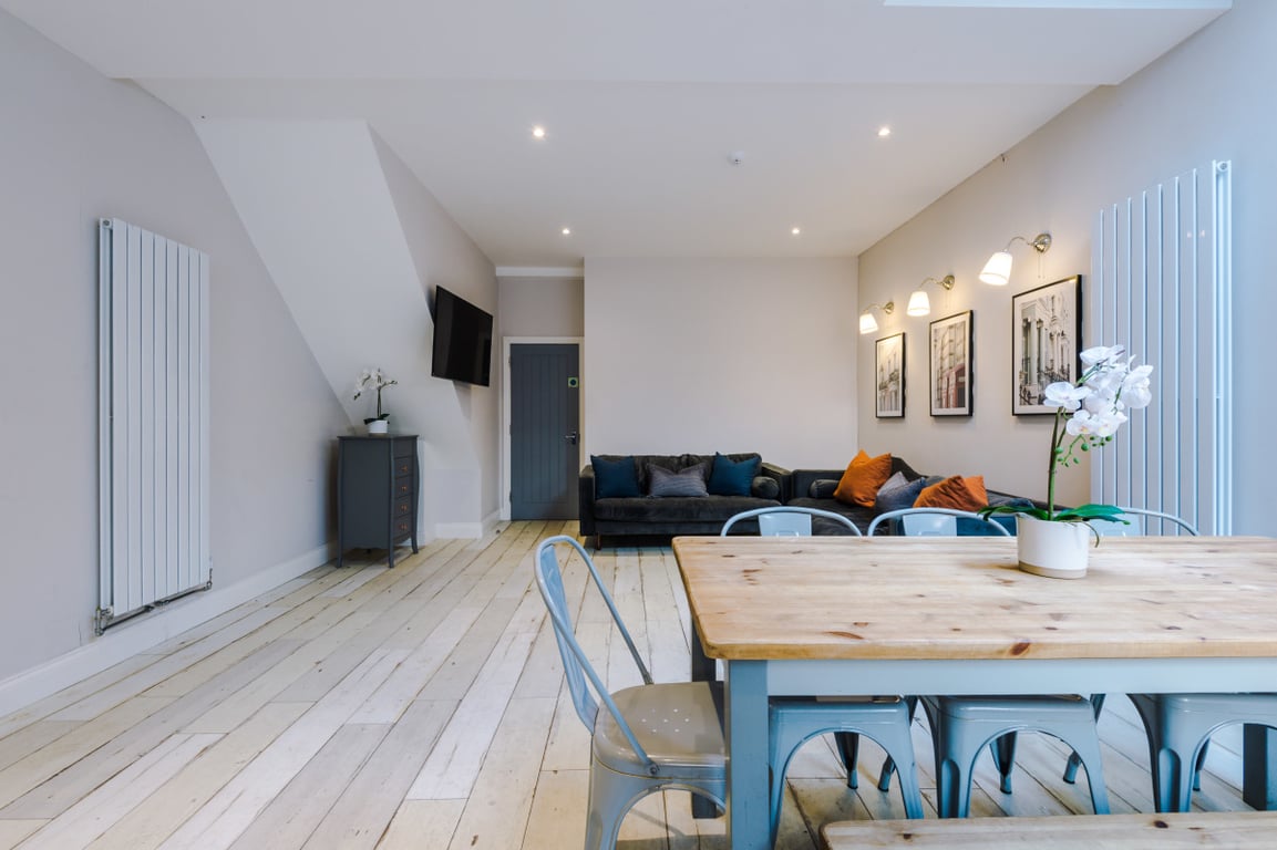 86 Woodcroft Road