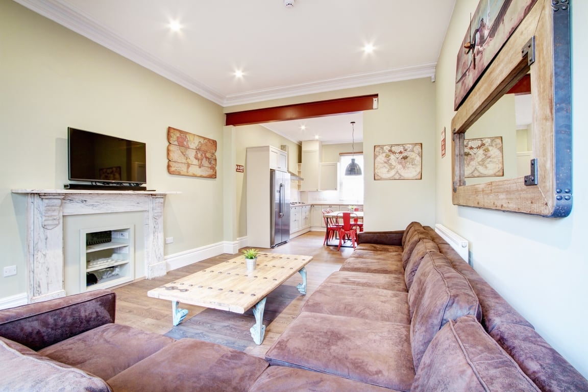 Flat 2, 28 Waterloo Road