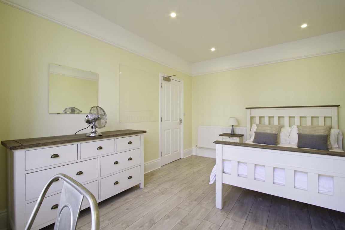 5 Newstead Grove