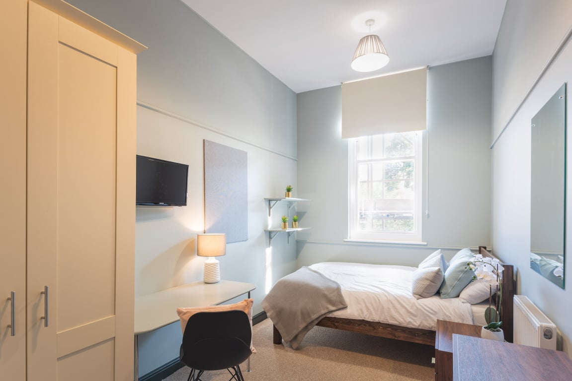 Flat R Bishop Blackall School