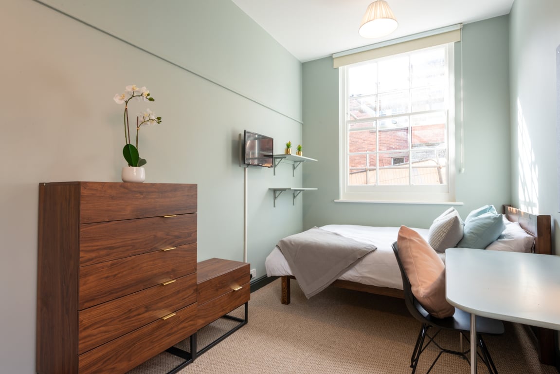 Flat X Bishop Blackall School