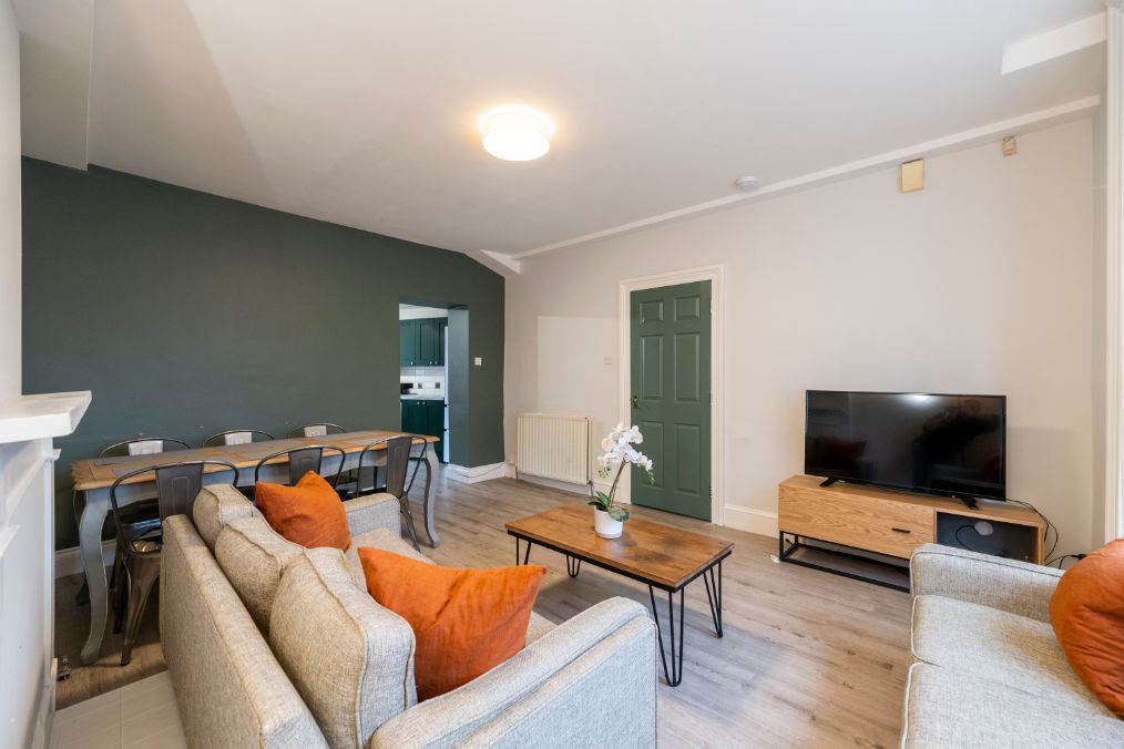 2 Gladstone Terrace
