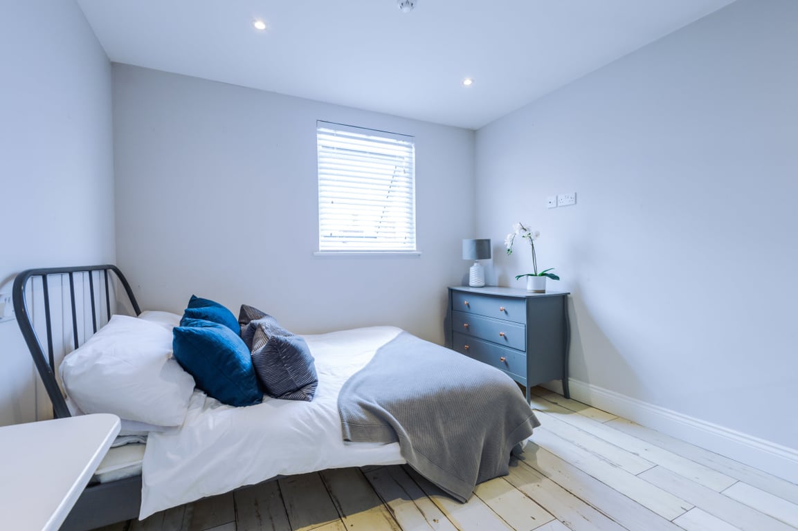 86 Woodcroft Road