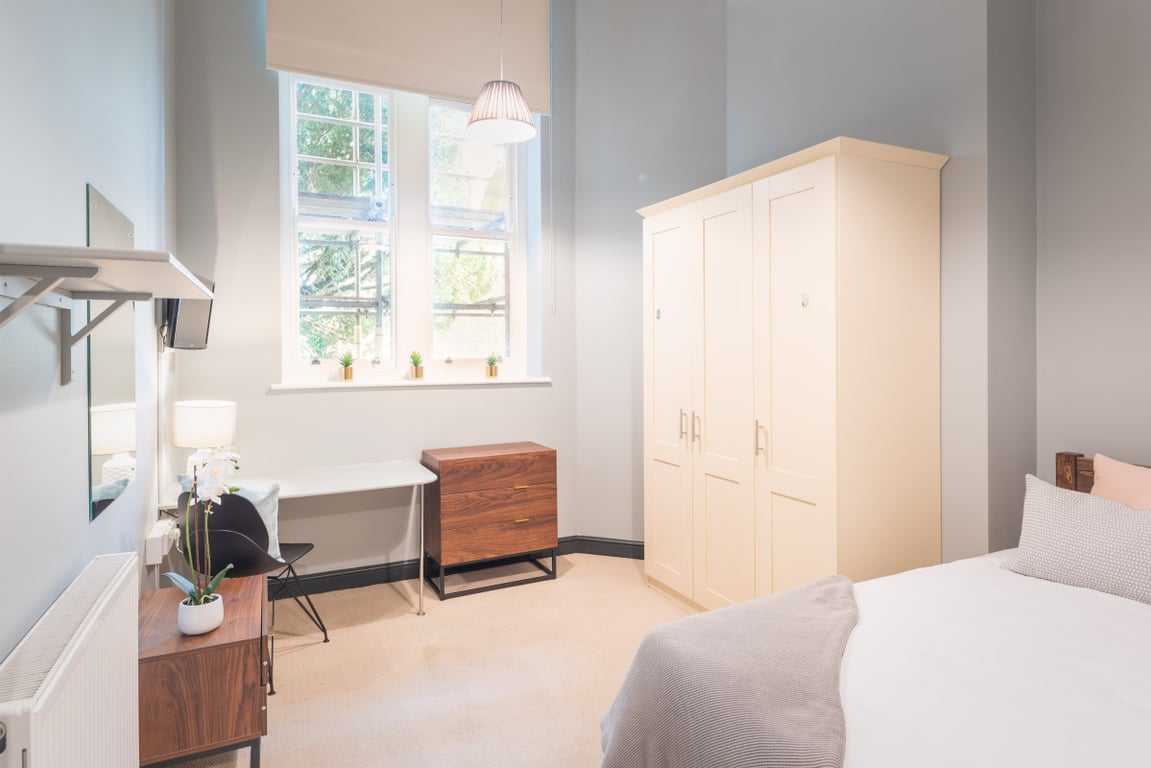 Flat B Bishop Blackall School
