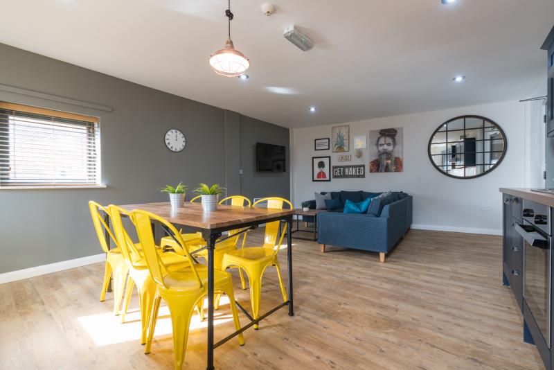 Flat 6, Byron Lofts