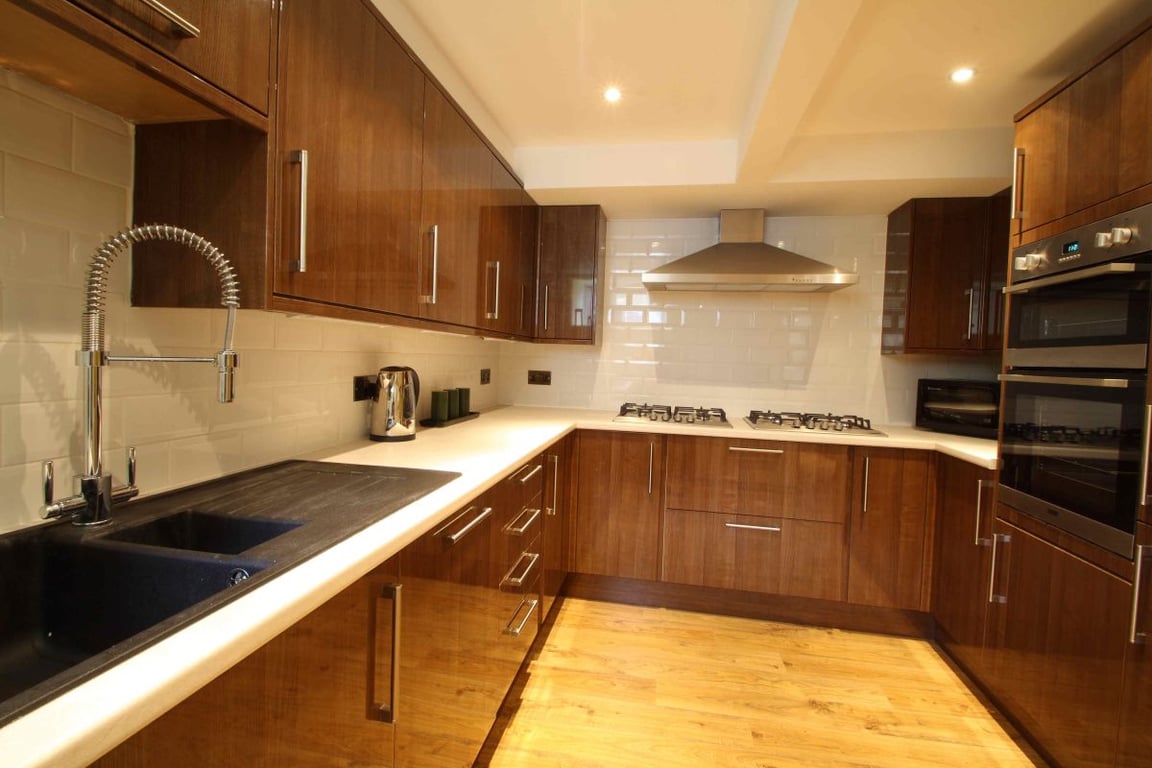 87 Lenton Boulevard