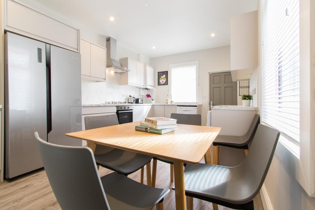 72 Thornycroft Road